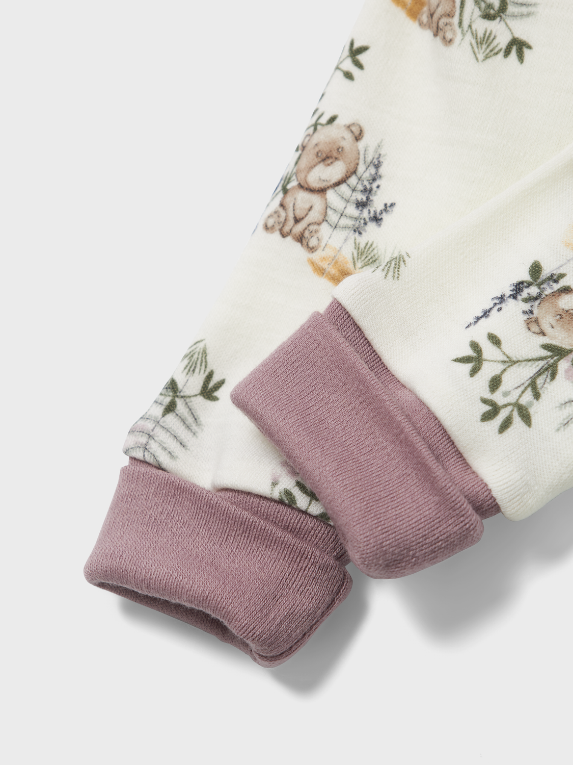 model_shot-front_full